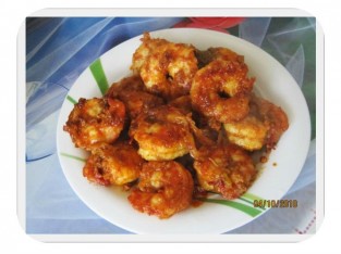 Tôm kho tàu với sa tế