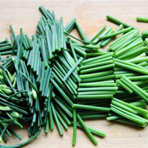 Cách làm tôm và mực xào bông hẹ