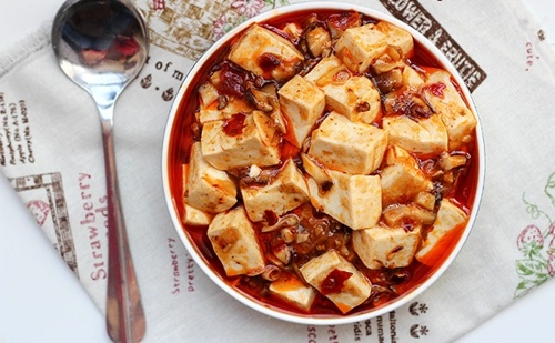 Tôm nõn và nui trộn sốt rau chân vịt lạ miệng, thơm ngon