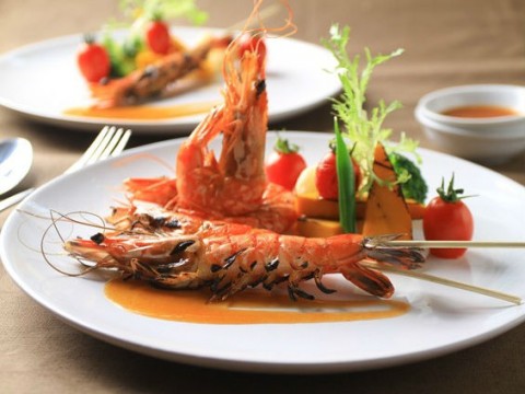 Tôm nướng rau củ sốt cà chua bi