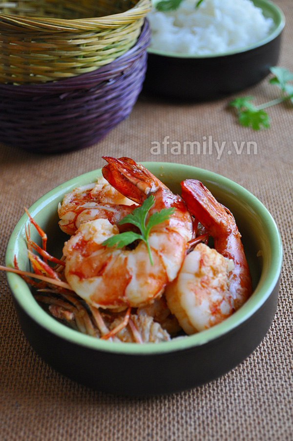 Tôm om riềng đưa cơm ngày mát trời