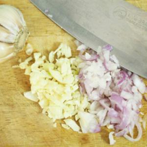 Cách làm tôm rang bơ tỏi