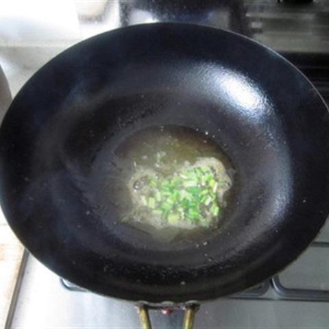 Cách làm tôm rang hành