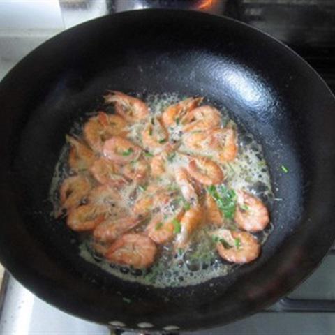 Cách làm tôm rang hành