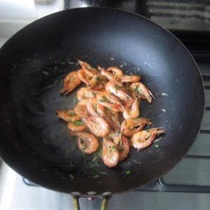 Cách làm tôm rang hành