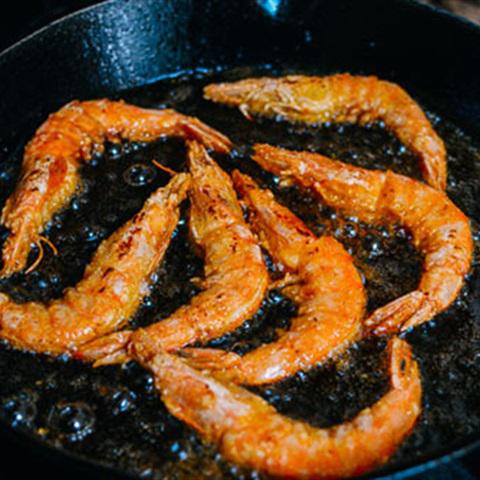 Cách làm tôm rang muối tiêu