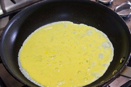 Tôm rang sấu chua chua lạ miệng đưa cơm mọi nhà nên thử