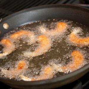 Cách làm tôm rang vụn bánh mì