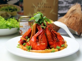 Tôm rim cốt dừa