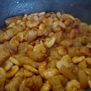 Cách làm tôm rim thịt ba chỉ