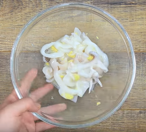 Tôm sốt chua ngọt ngon lạ, đưa cơm vèo vèo