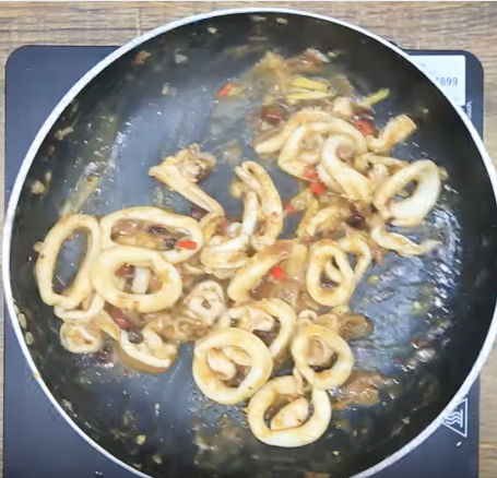 Tôm sốt chua ngọt ngon lạ, đưa cơm vèo vèo