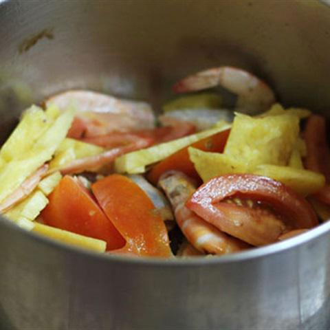 Cách làm tôm sốt dứa cà chua