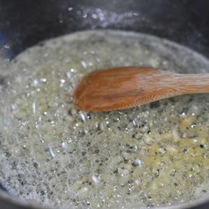 Cách làm tôm sú xào bơ tỏi