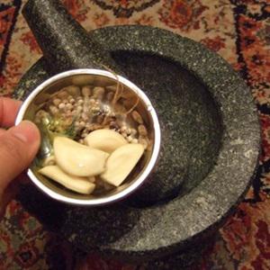 Cách làm tôm sú xào tỏi