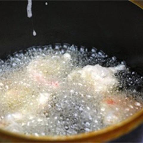 Cách làm tôm tẩm bột chiên sốt chua ngọt