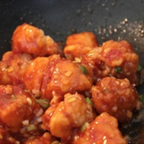 Cách làm tôm tẩm bột chiên sốt chua ngọt