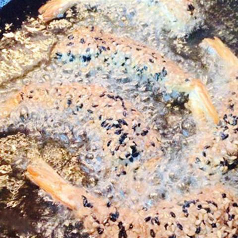 Cách làm tôm tẩm mè chiên