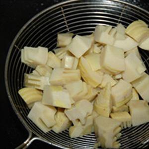 Cách làm tôm thịt kho măng