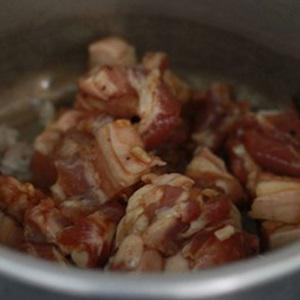 Cách làm tôm thịt kho măng