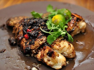 Tôm tích sốt tiêu đen