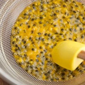 Cách làm tôm tươi sốt chanh dây