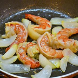 Cách làm tôm tươi xào hạt điều