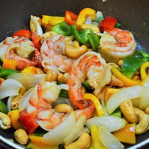 Cách làm tôm tươi xào hạt điều