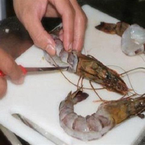 Cách làm tôm và trứng kho tàu