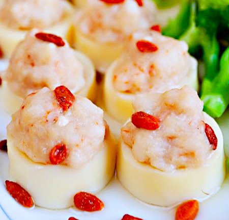 Tôm viên hấp đậu