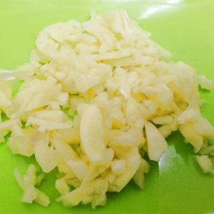 Cách làm tôm xào bí ngòi