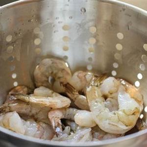 Cách làm tôm xào bơ tỏi