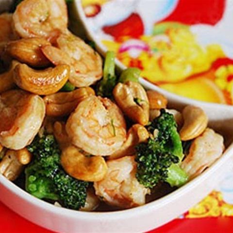 Cách làm tôm xào bông cải xanh