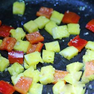 Cách làm tôm xào chua ngọt