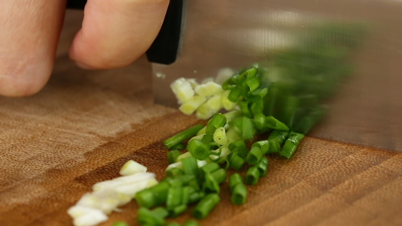 Tôm xào hành, gừng lạ miệng thơm nức mũi