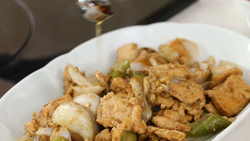 Tôm xào hành, gừng lạ miệng thơm nức mũi