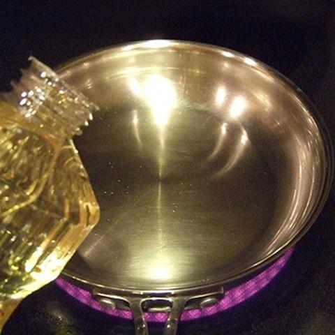 Cách làm tôm xào măng cay