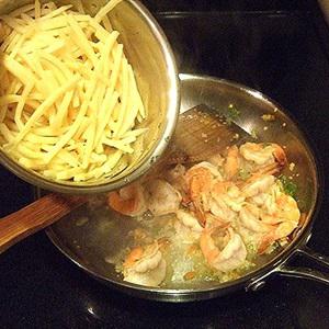 Cách làm tôm xào măng cay