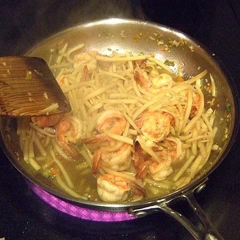 Cách làm tôm xào măng cay