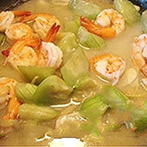 Cách làm tôm xào mướp hương