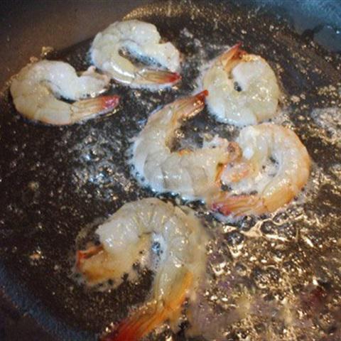 Cách làm tôm xào mướp hương