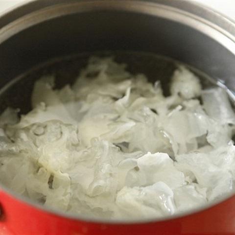 Cách làm tôm xào nấm tuyết