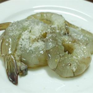 Cách làm tôm xào ngũ sắc