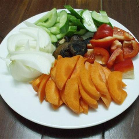 Cách làm tôm xào ngũ sắc