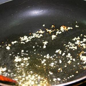 Cách làm tôm xào nụ hoa mướp