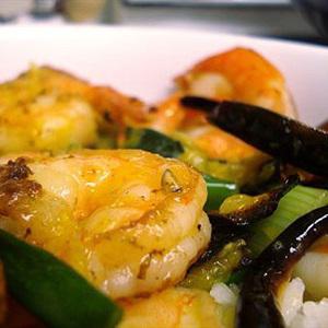 Cách làm tôm xào ớt và vỏ cam