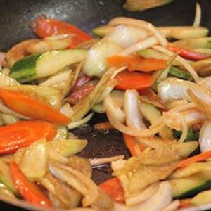 Cách làm tôm xào rau củ