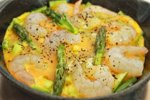 Trà gừng nhãn đơn giản cho bạn nhâm nhi ngày mưa gió