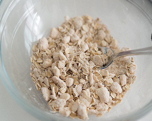 Trà hạnh nhân với quẩy  Cách thưởng thức trà mới lạ, độc đáo