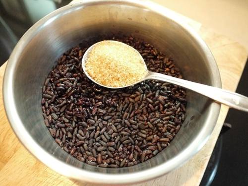 Trà hoa hồng tuyết nhĩ lạnh giá cho mùa hè nóng bức